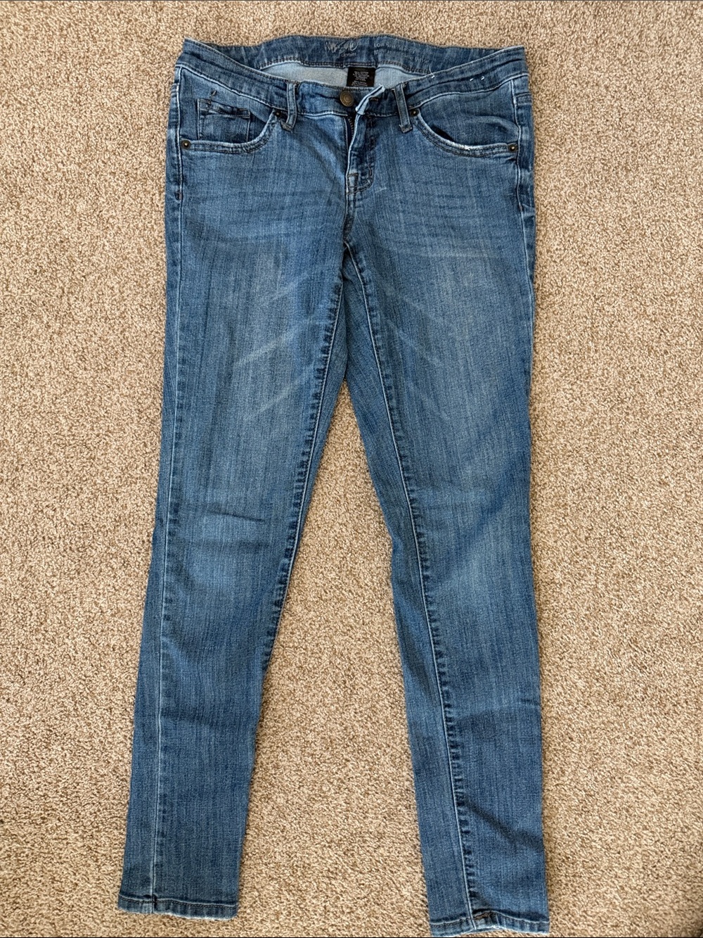 Mossimo Women’s Skinny Stretch Jeans in Medium Blue